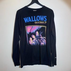 Wallows Live in Concert ‘19 Music Band Black Shirt with Pink Melting Graphic - M